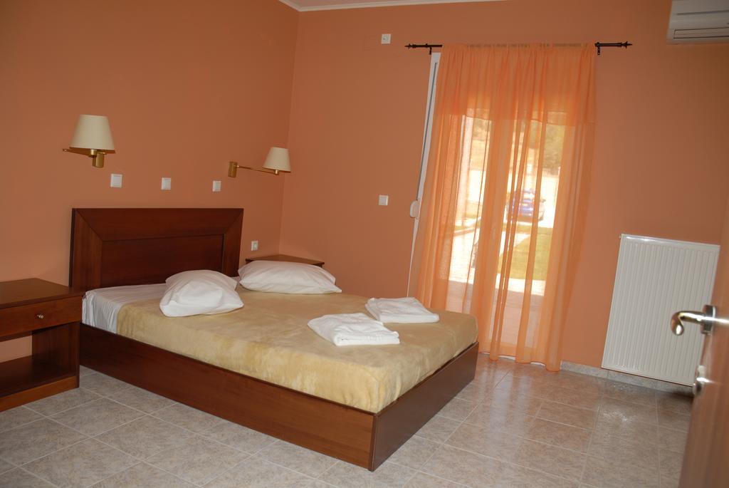 Yakinthos Garden Apartment Anaxos Bagian luar foto
