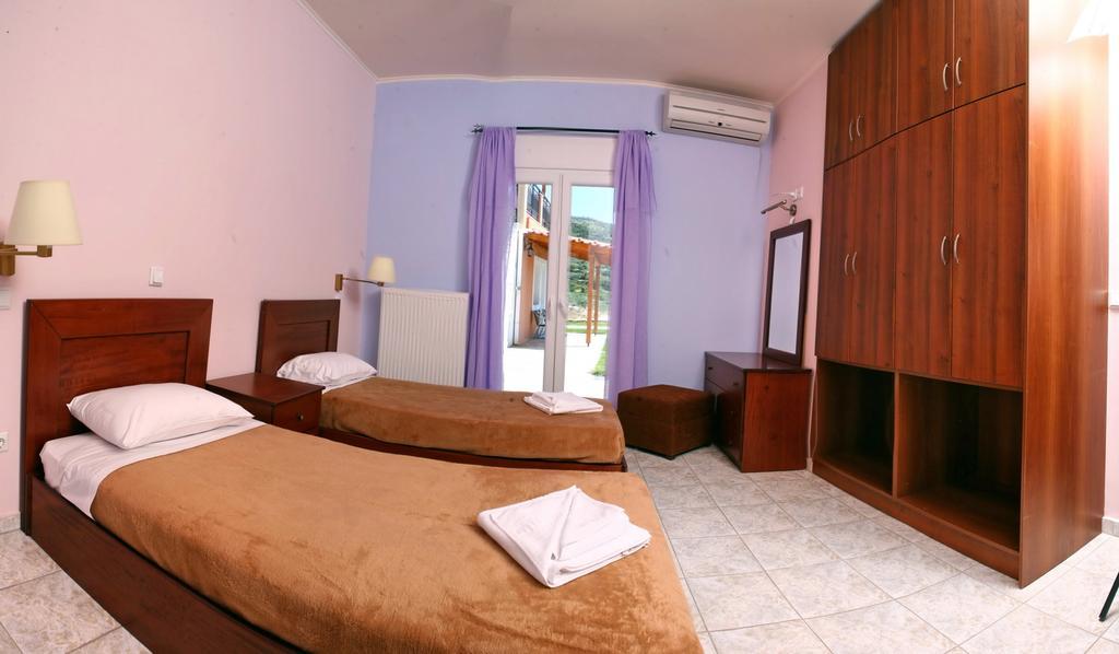 Yakinthos Garden Apartment Anaxos Bagian luar foto